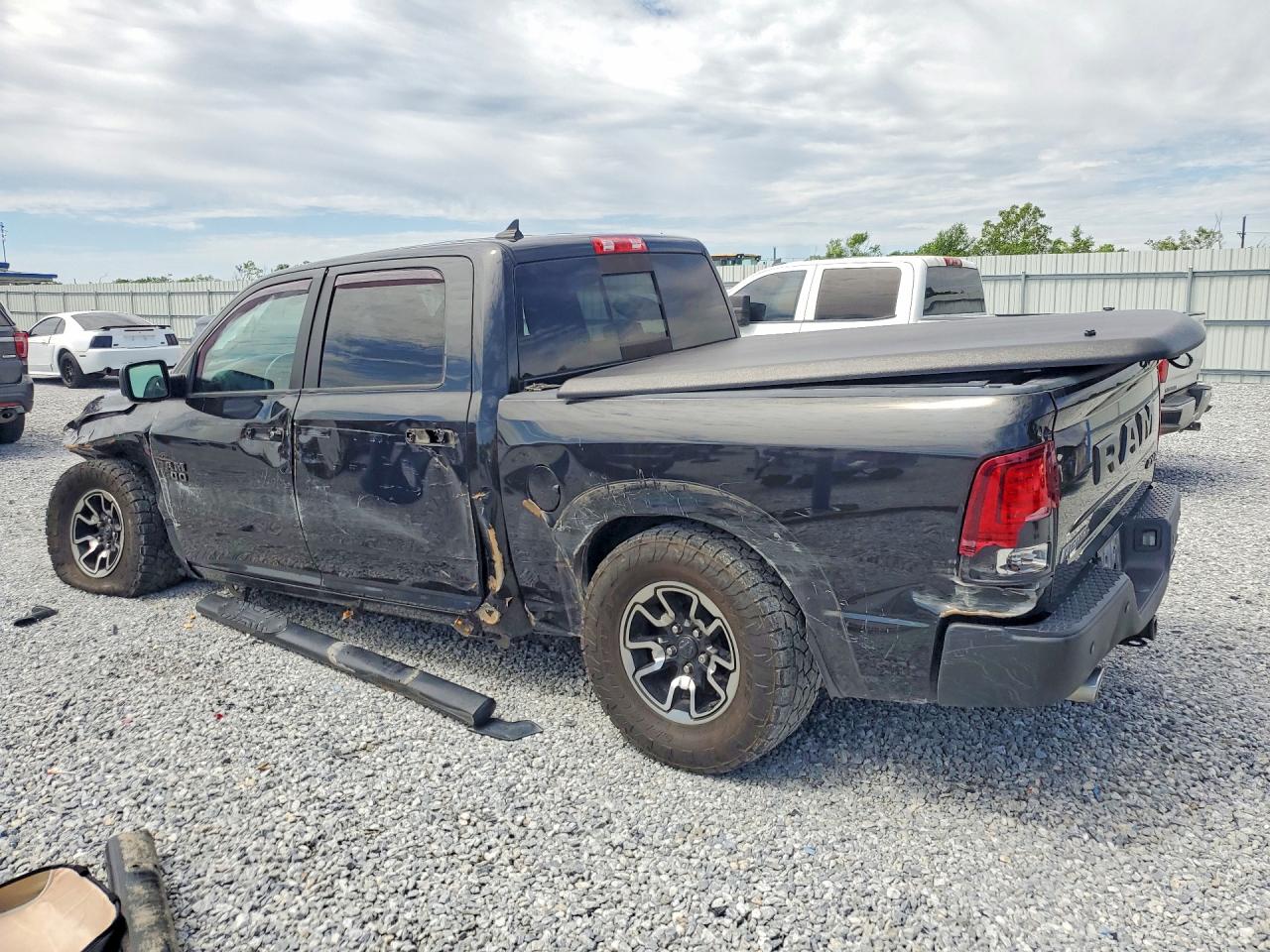 2017 RAM 1500 REBEL — снимка 2