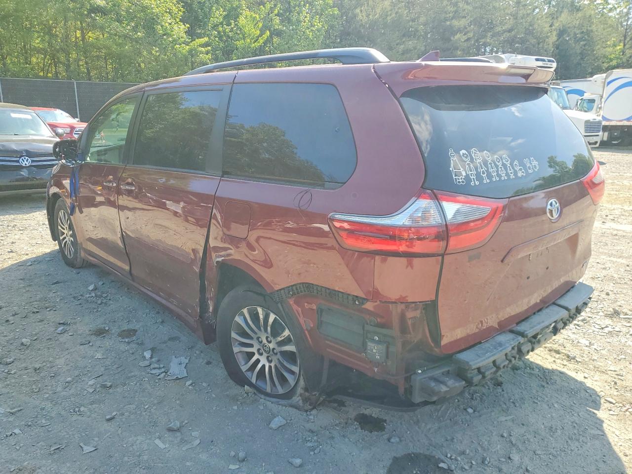 2020 TOYOTA SIENNA XLE 8-PASSENGER — снимка 2