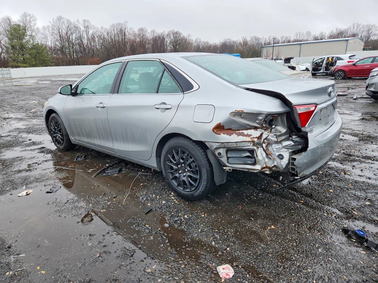2016 TOYOTA CAMRY LE — снимка 2