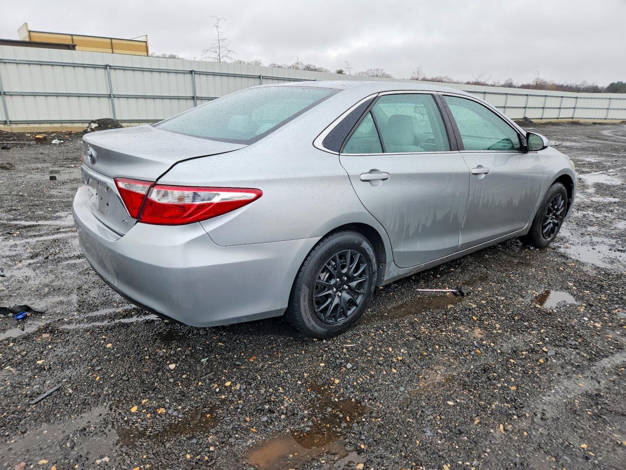 2016 TOYOTA CAMRY LE — снимка 3
