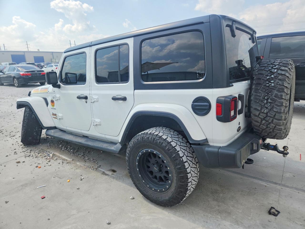 2019 JEEP WRANGLER UNLIMITED SAHARA — снимка 2