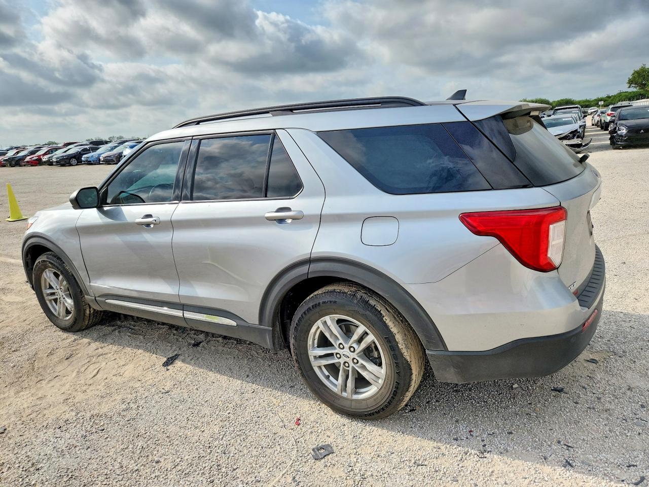 2023 FORD EXPLORER XLT — снимка 2