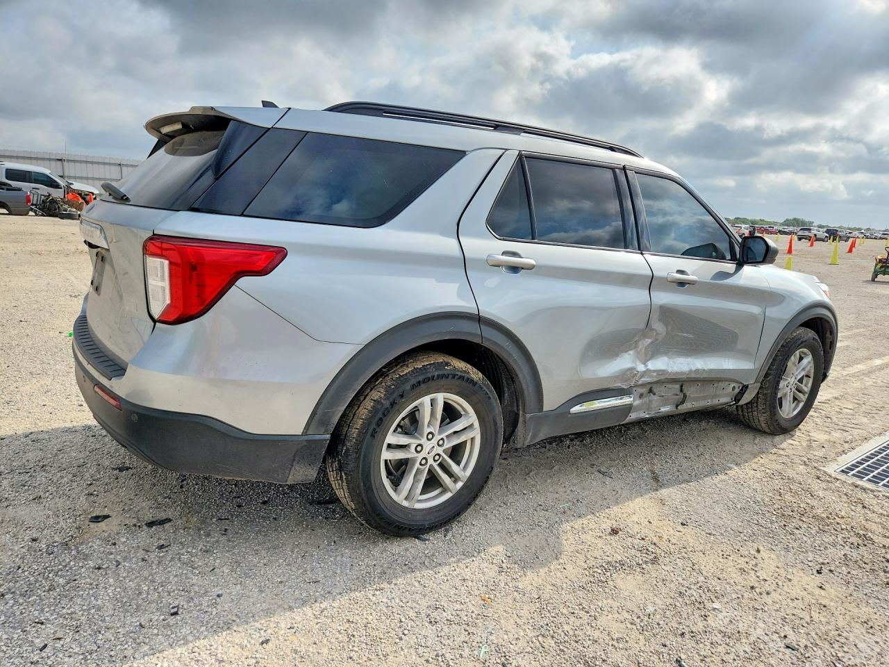 2023 FORD EXPLORER XLT — снимка 3