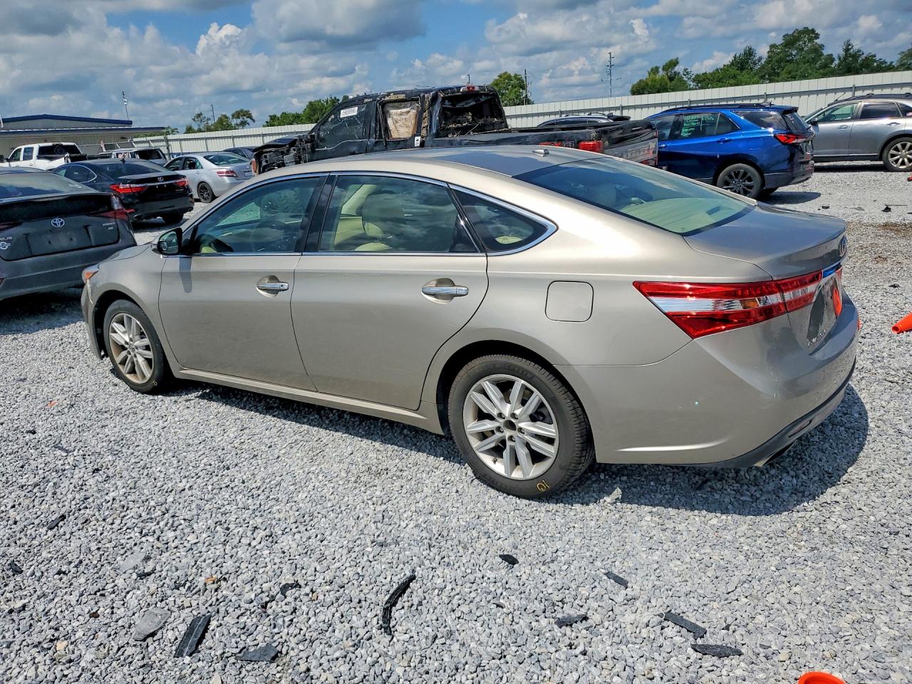2015 TOYOTA AVALON XLE — снимка 2