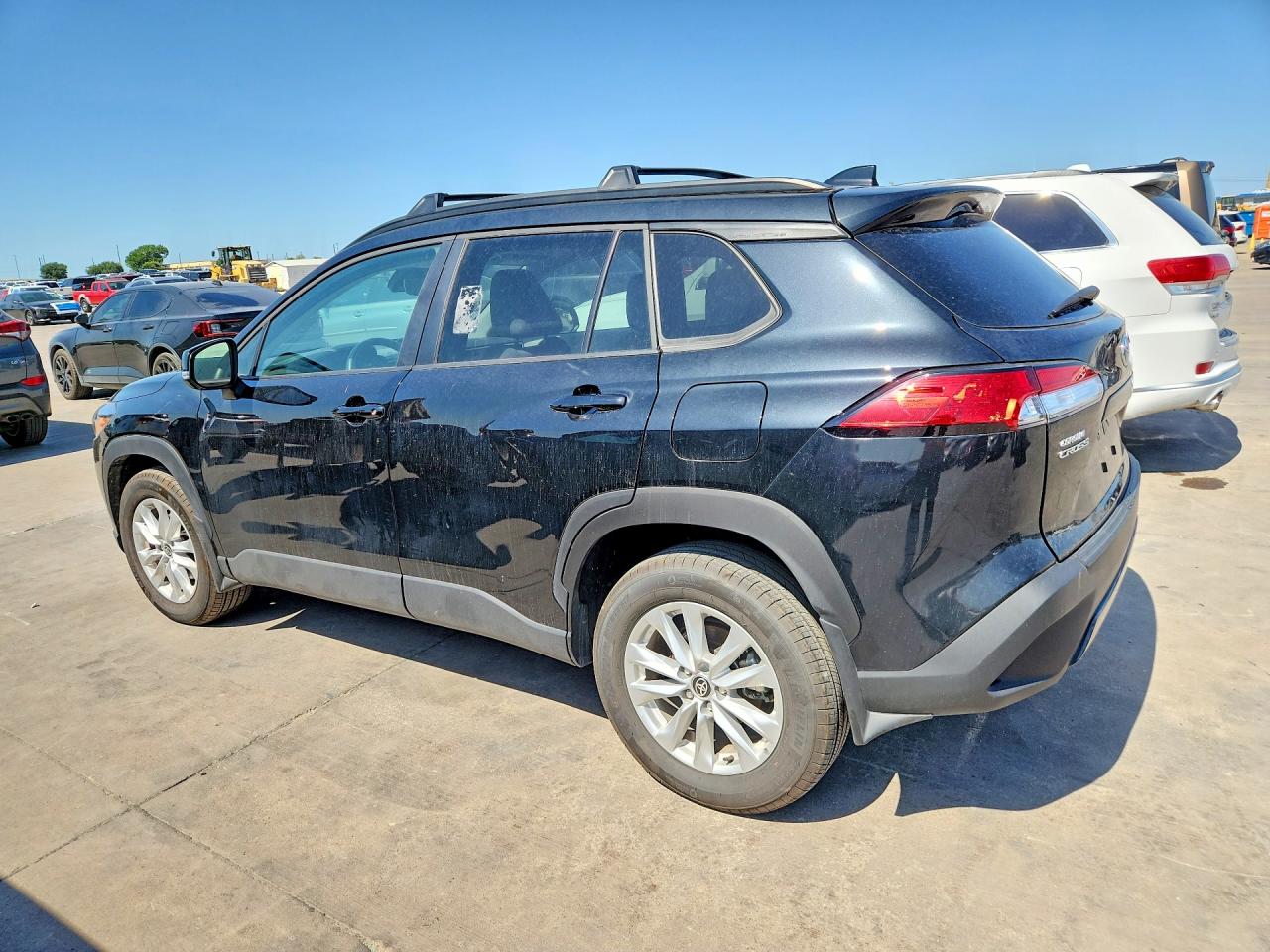 2025 TOYOTA COROLLA CROSS LE — снимка 2