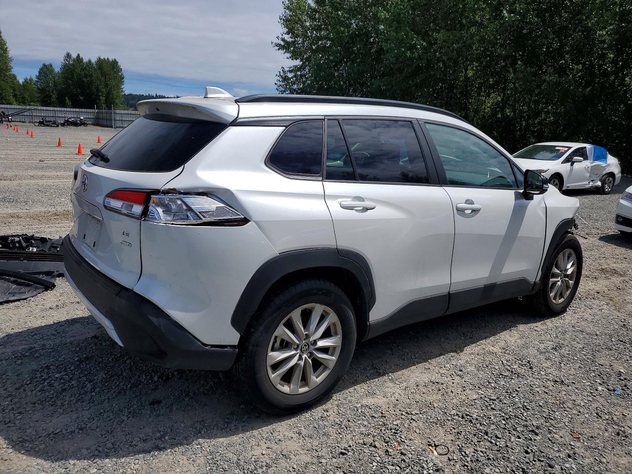2024 TOYOTA COROLLA CROSS LE — снимка 3