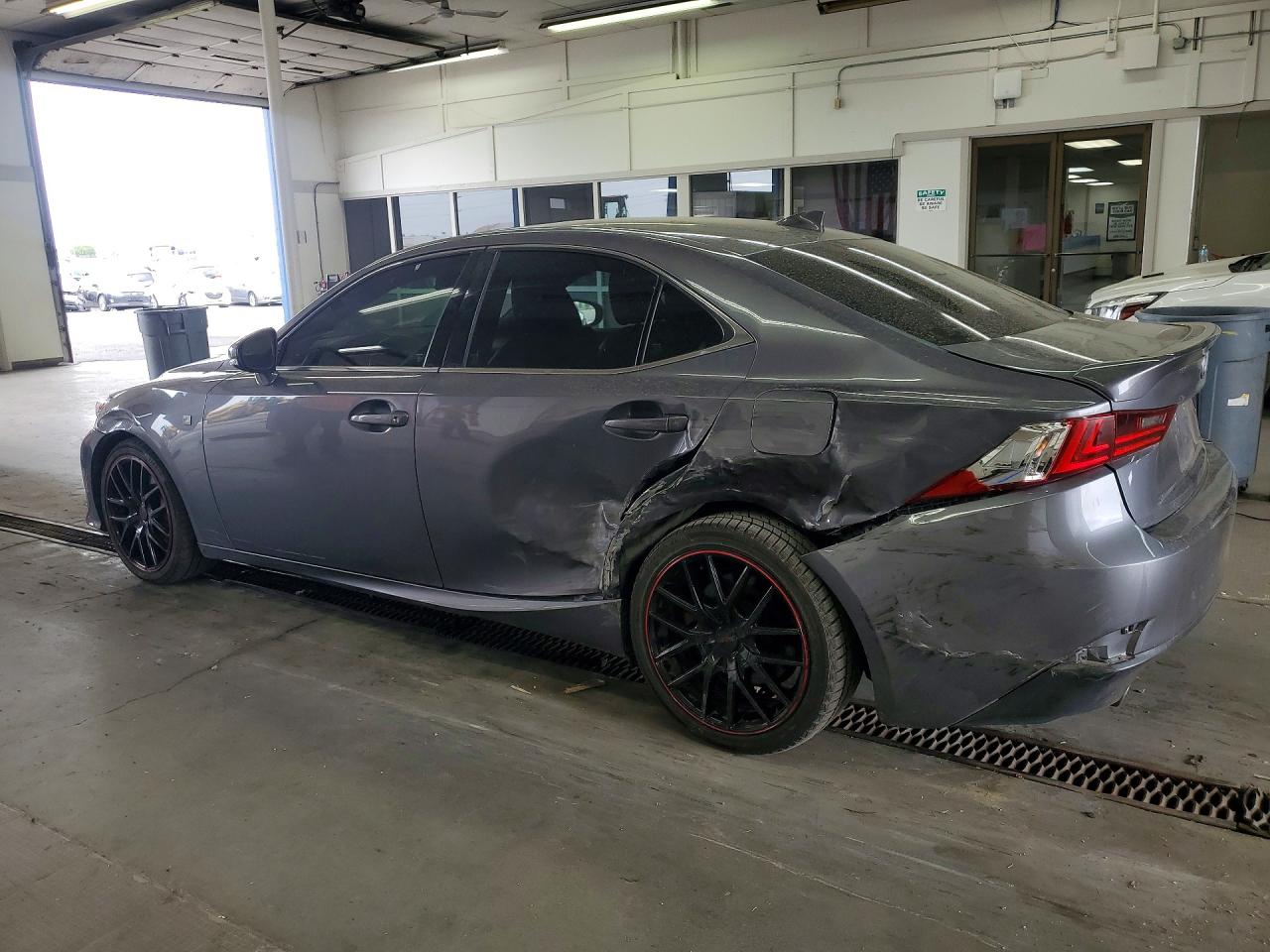 2016 LEXUS IS 350 — снимка 2