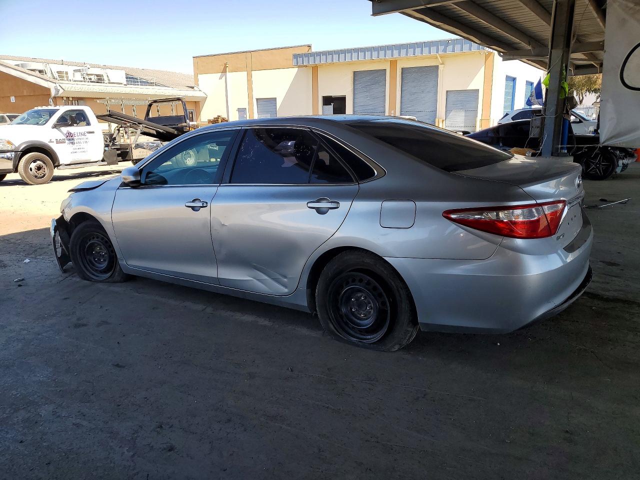 2016 TOYOTA CAMRY LE — снимка 2