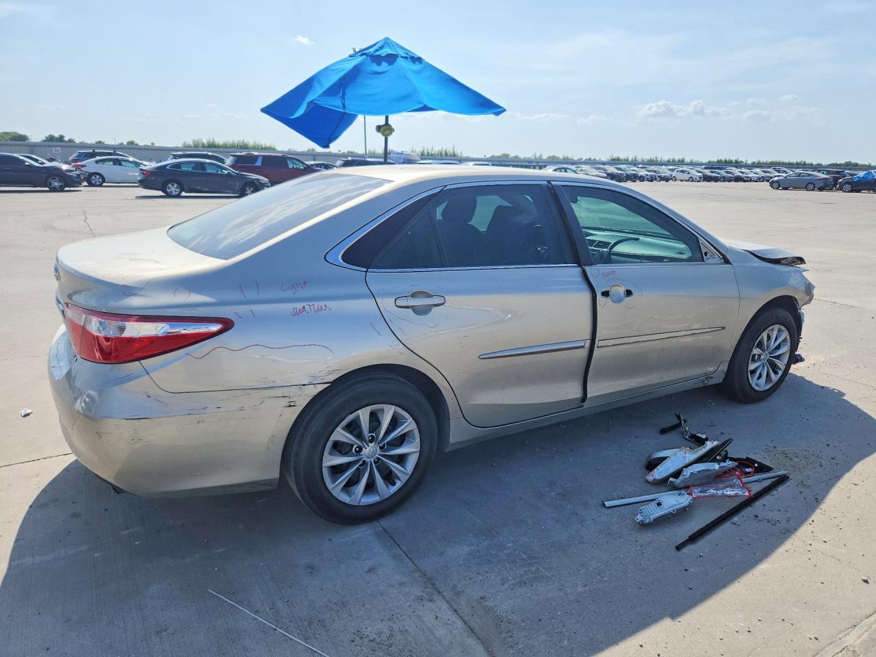 2015 TOYOTA CAMRY LE — снимка 3