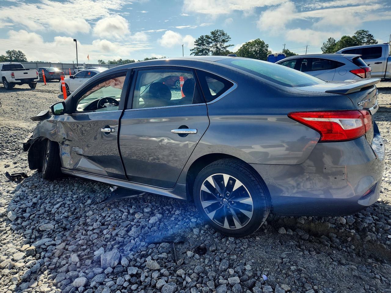 2019 NISSAN SENTRA SR — снимка 2
