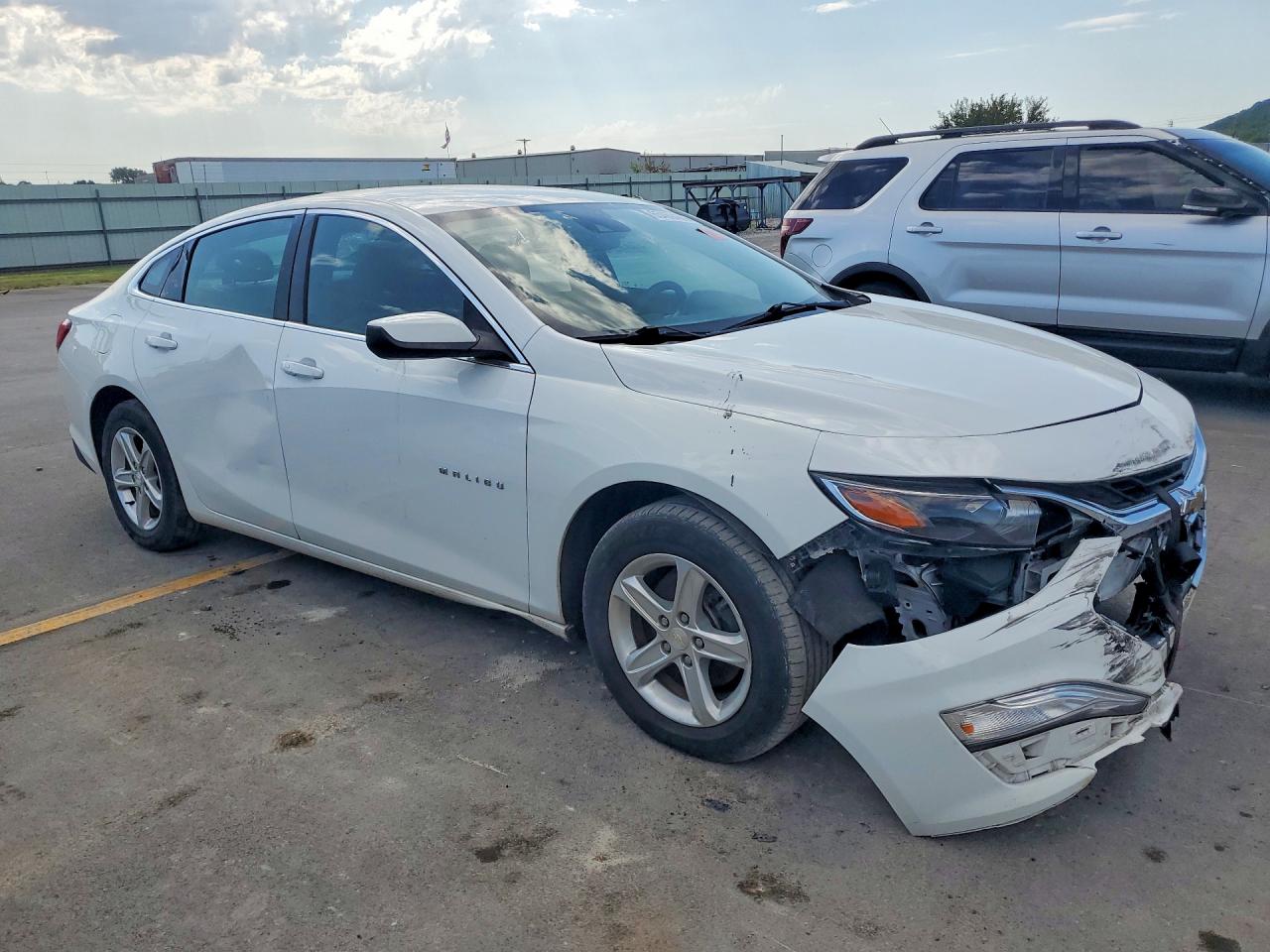 2023 CHEVROLET MALIBU LS — снимка 4
