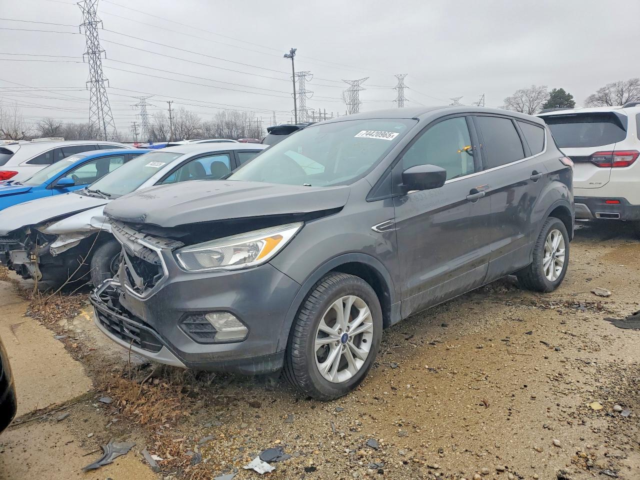2017 FORD ESCAPE SE