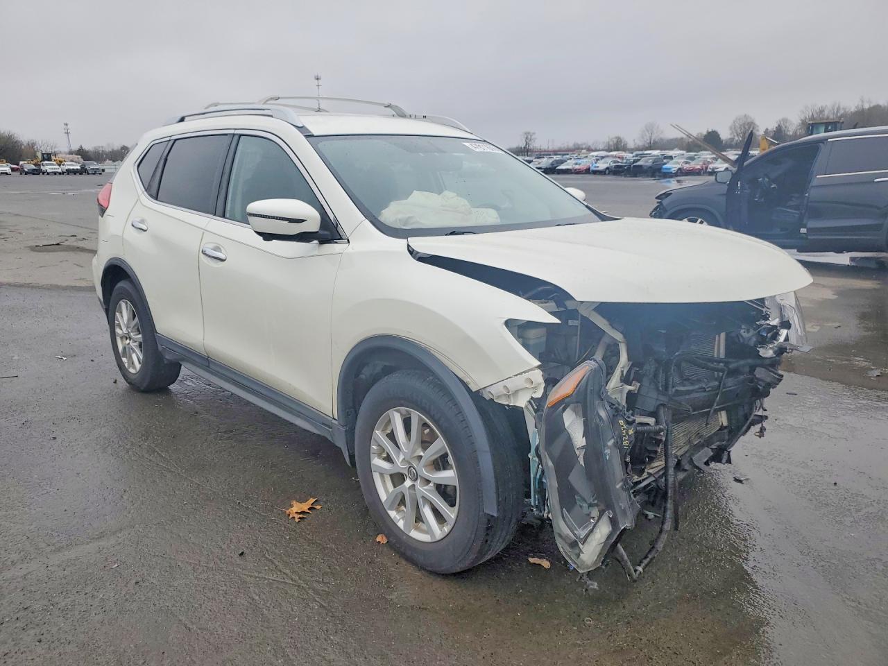 2017 NISSAN ROGUE SV — снимка 4
