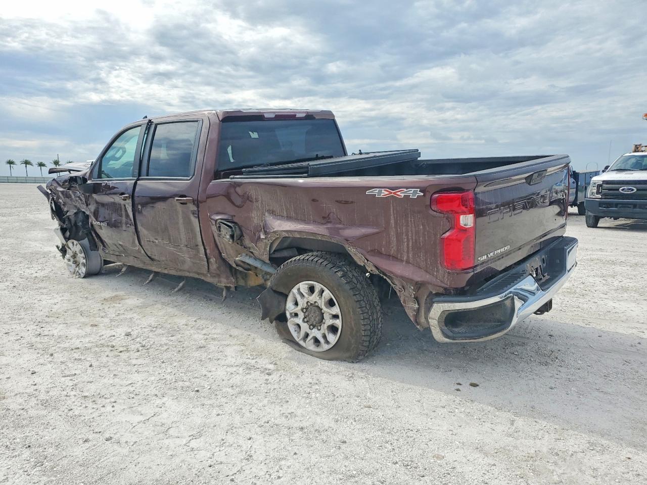 2024 CHEVROLET SILVERADO K2500 HEAVY DUTY LT — снимка 3