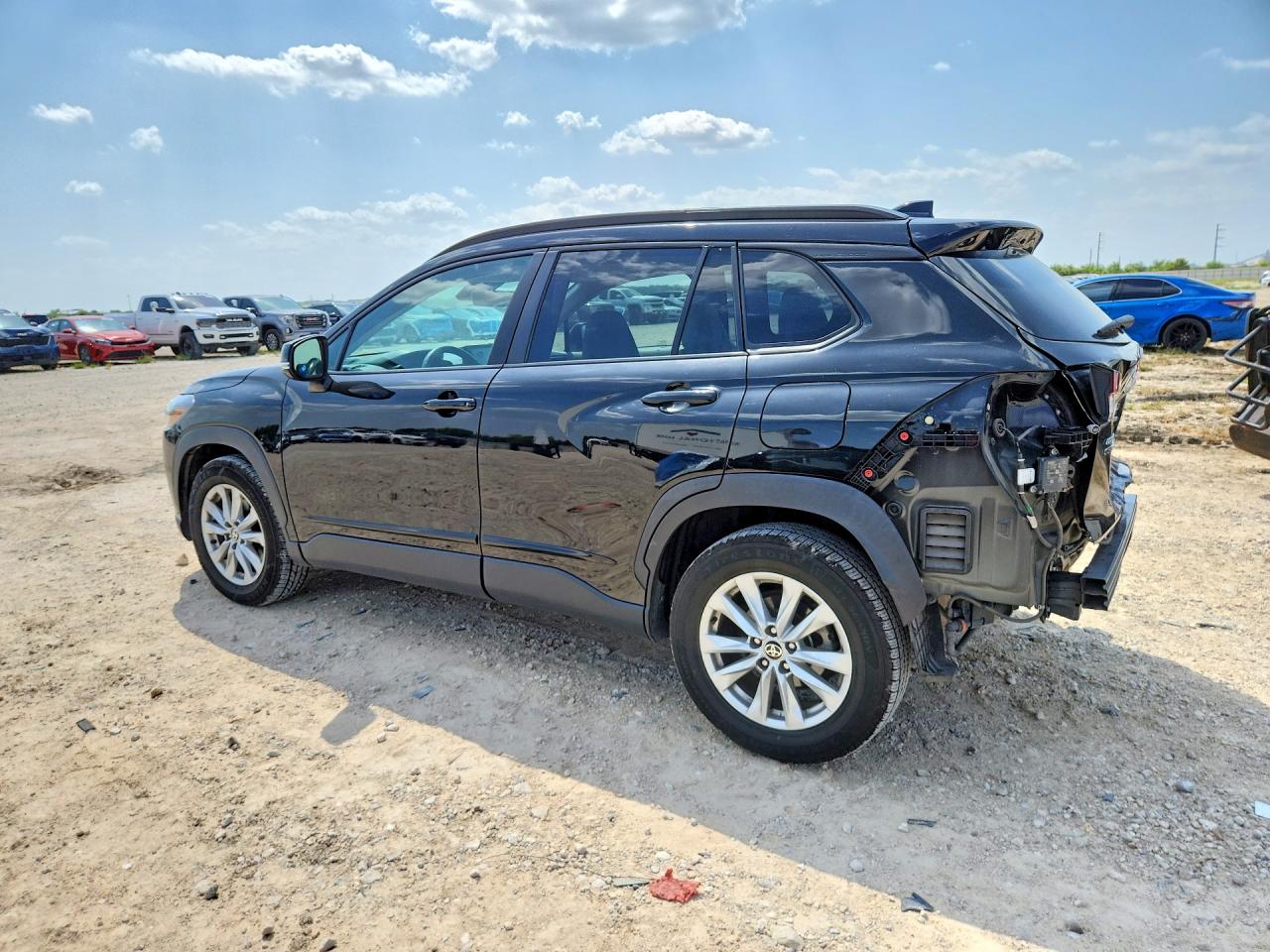 2022 TOYOTA COROLLA CROSS LE — снимка 2