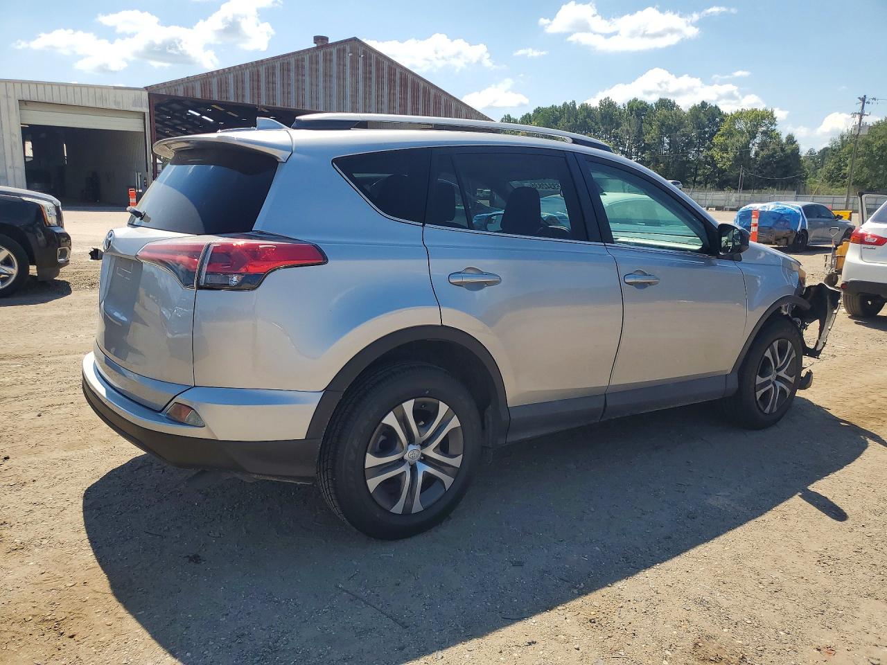 2017 TOYOTA RAV4 LE — снимка 3