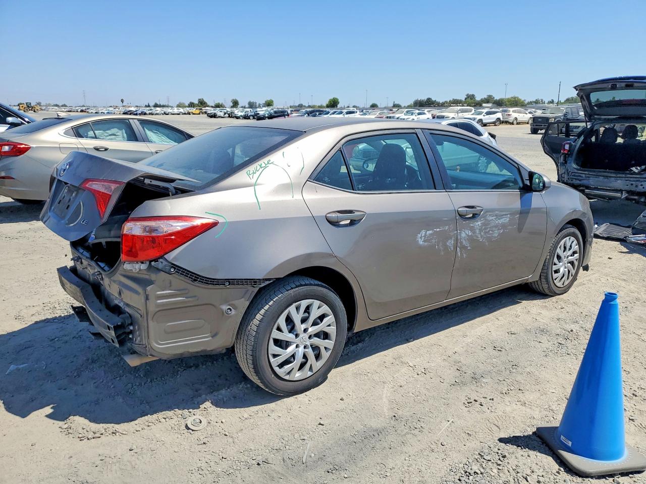 2017 TOYOTA COROLLA LE — снимка 3