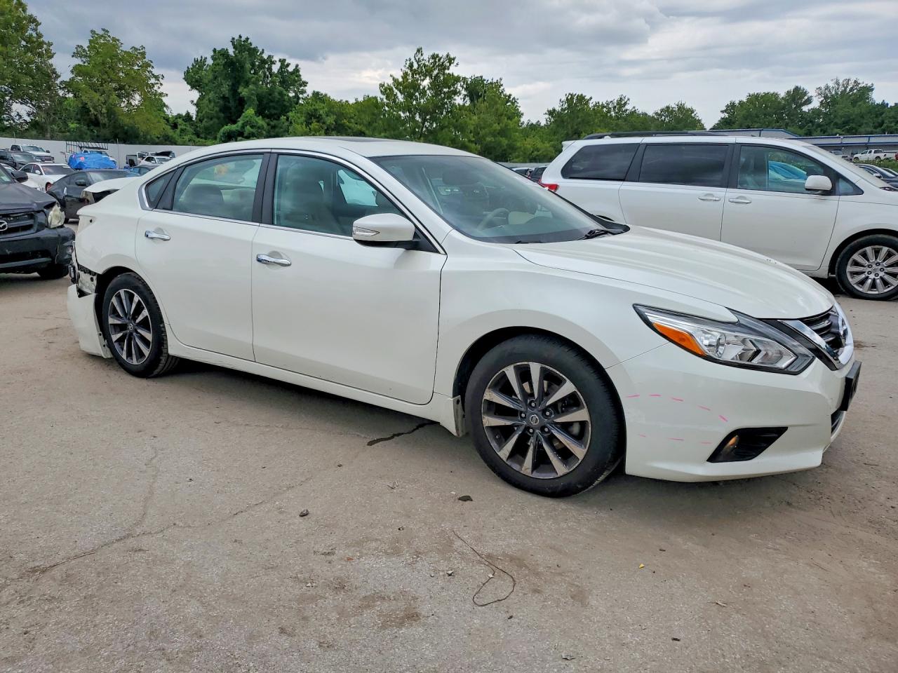 2017 NISSAN ALTIMA 2.5 SV — снимка 4