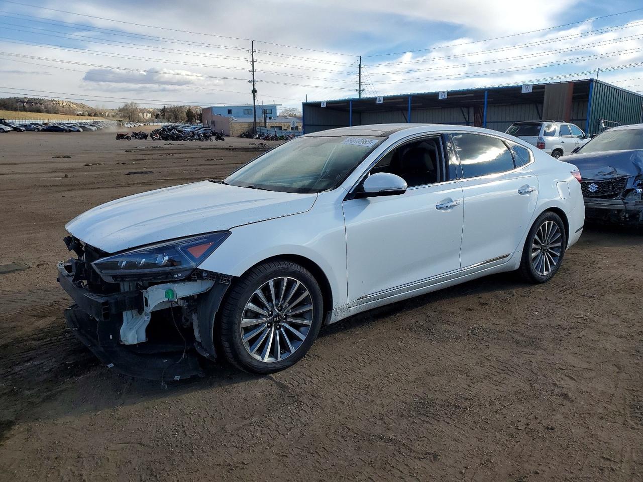 2017 KIA CADENZA PREMIUM