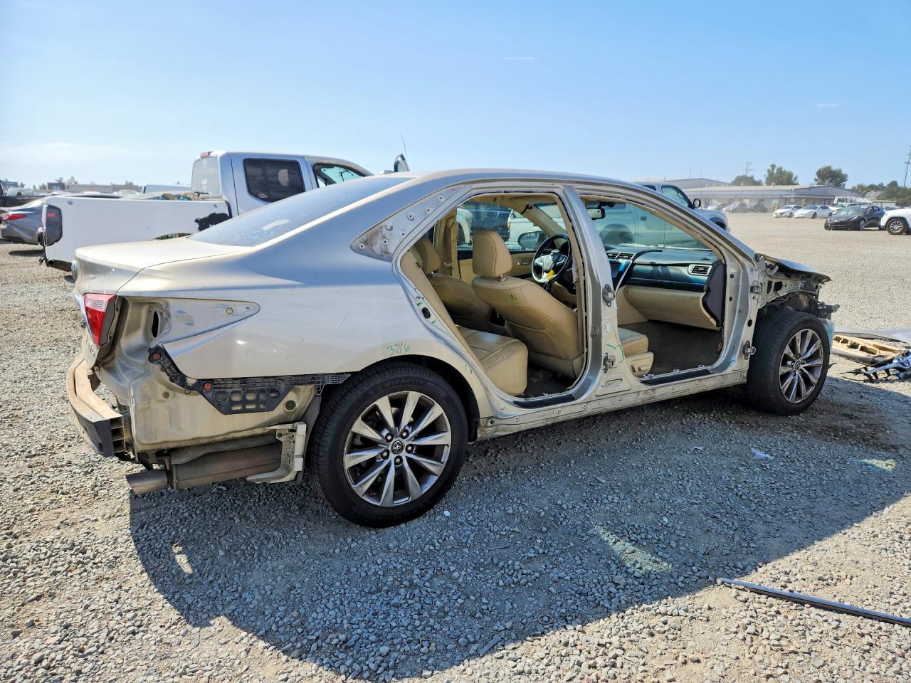 2015 TOYOTA CAMRY HYBRID XLE — снимка 3