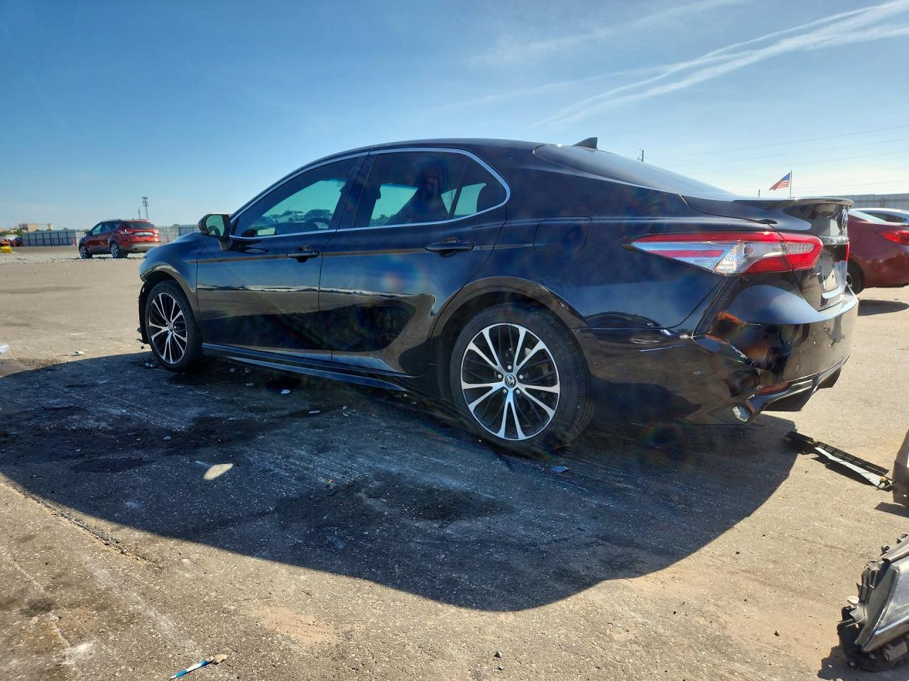 2018 TOYOTA CAMRY SE — снимка 2