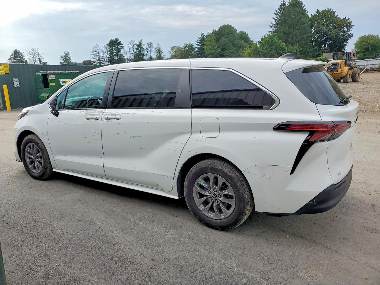 2022 TOYOTA SIENNA LE — снимка 2