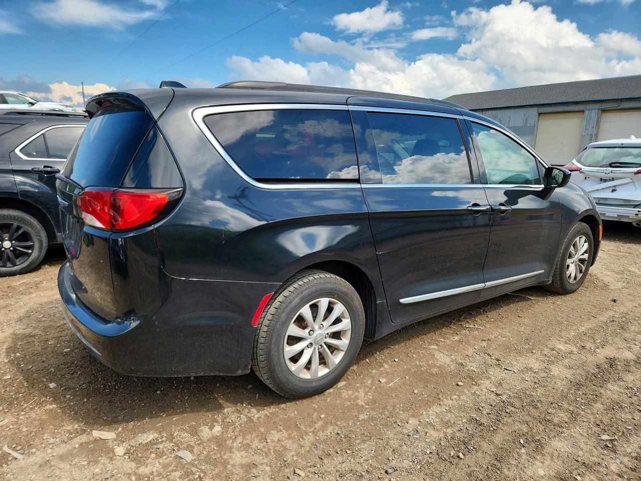 2017 CHRYSLER PACIFICA TOURING L — снимка 3