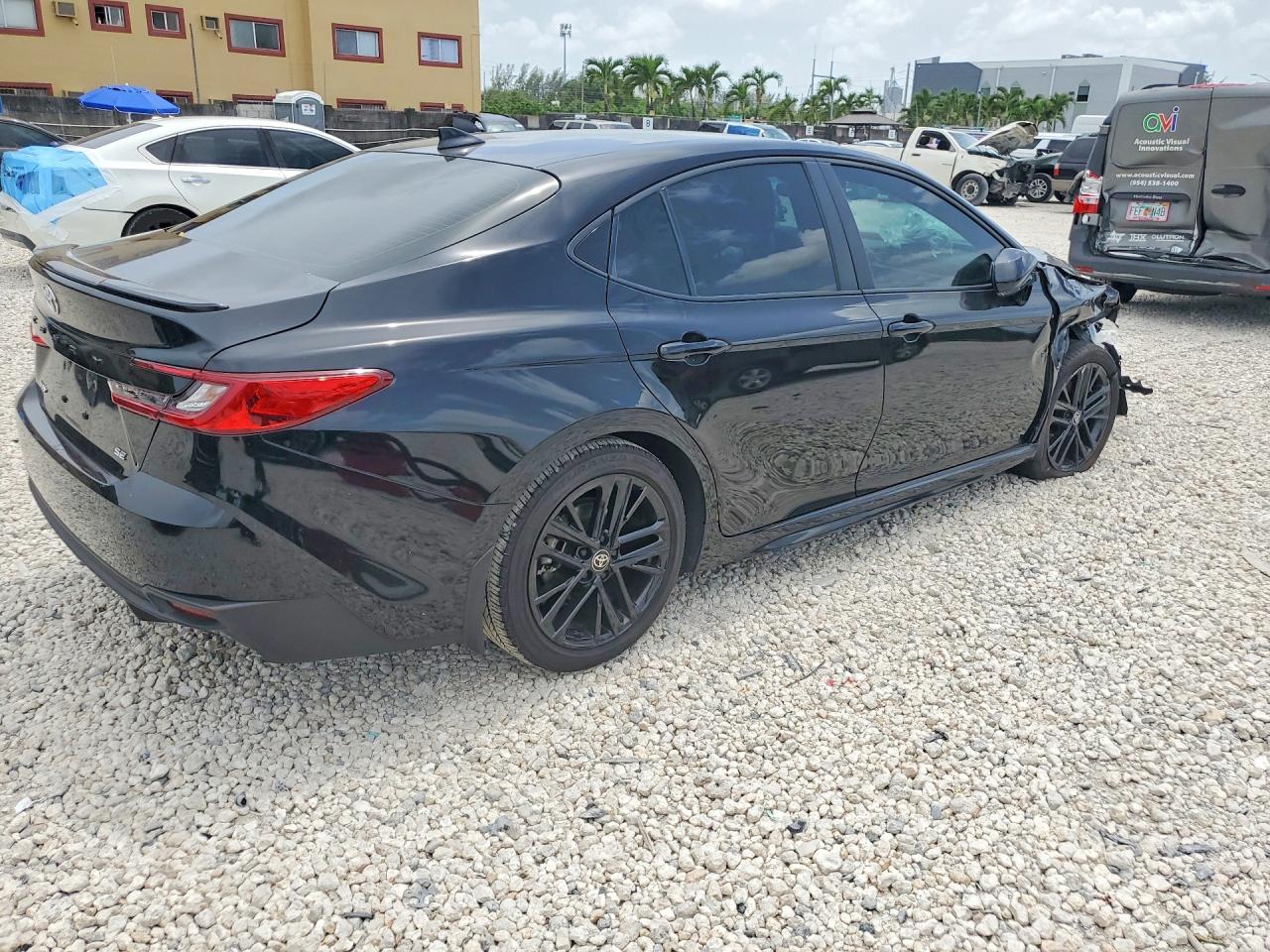 2025 TOYOTA CAMRY SE — снимка 3