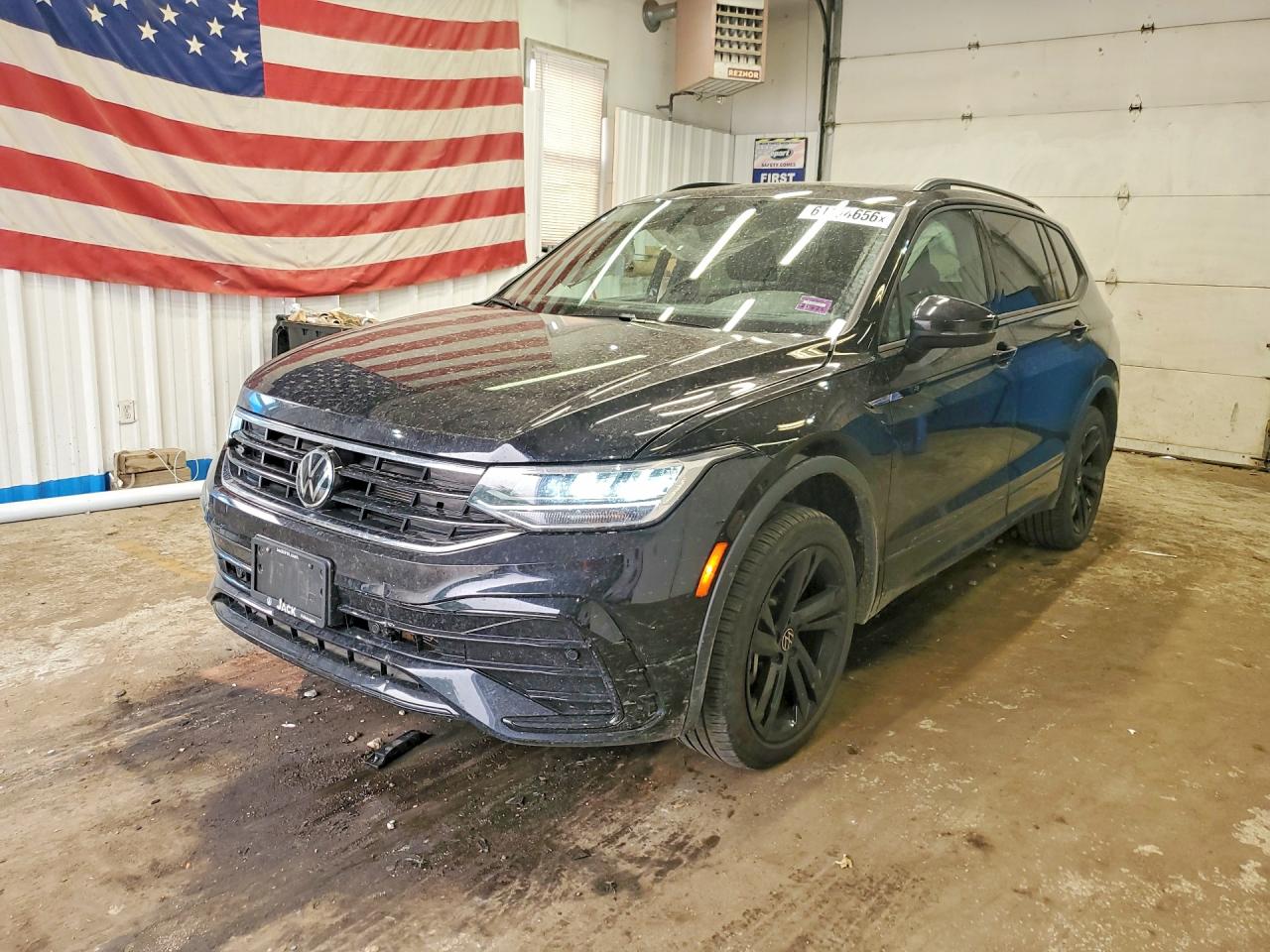 2024 VOLKSWAGEN TIGUAN SE R-LINE BLACK