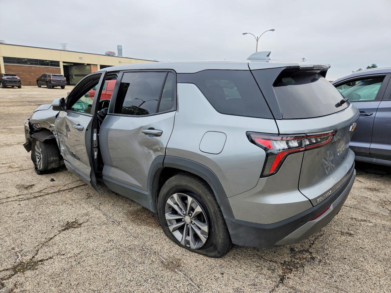 2025 CHEVROLET EQUINOX LT — снимка 2