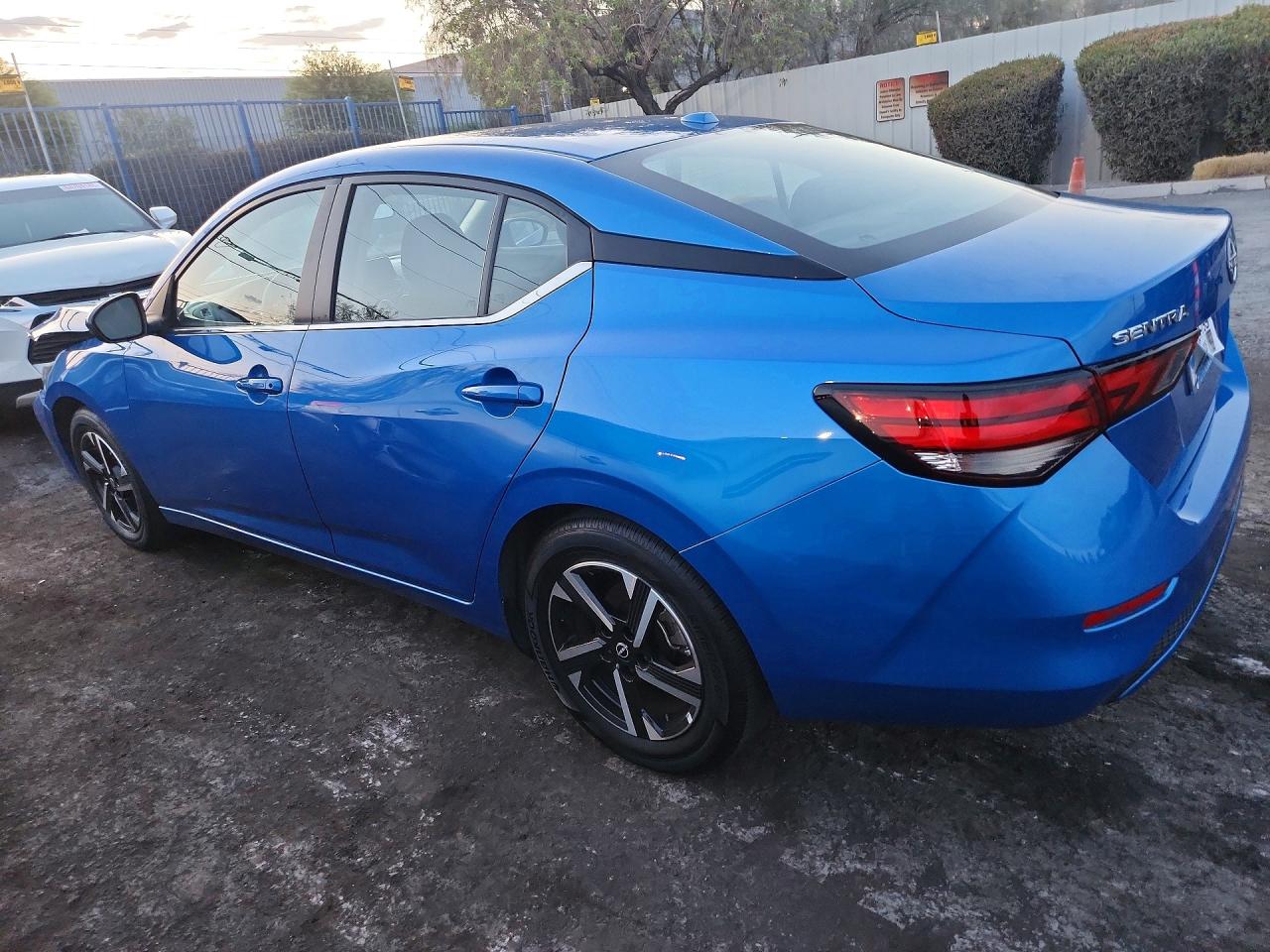 2025 NISSAN SENTRA — снимка 2