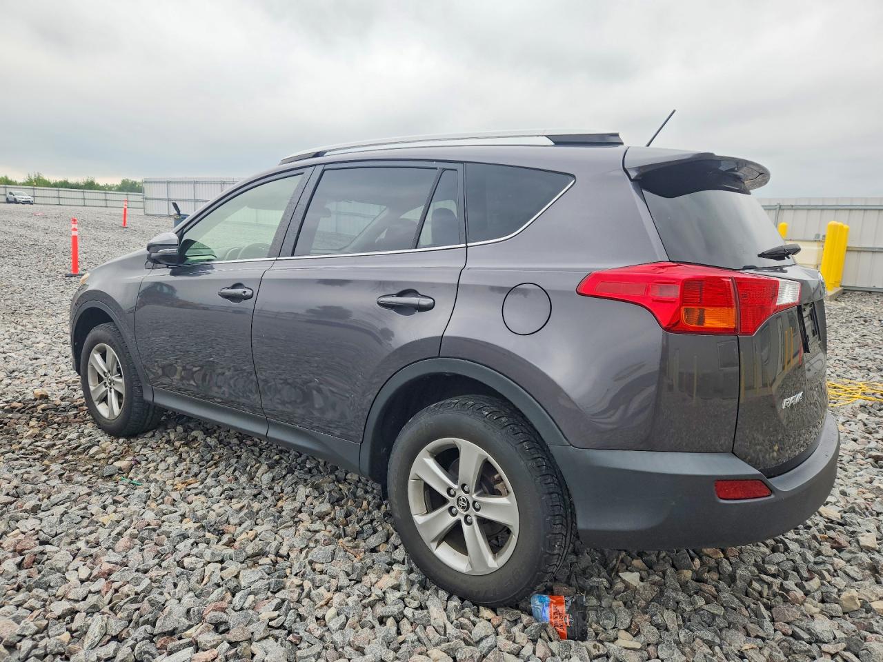 2015 TOYOTA RAV4 XLE — снимка 2