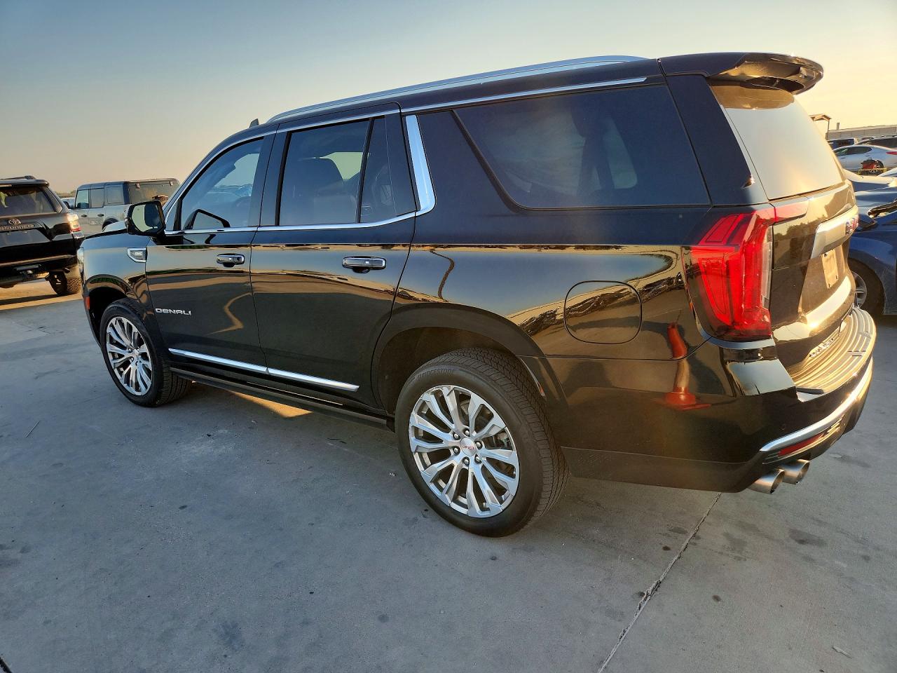 2023 GMC YUKON DENALI — снимка 2