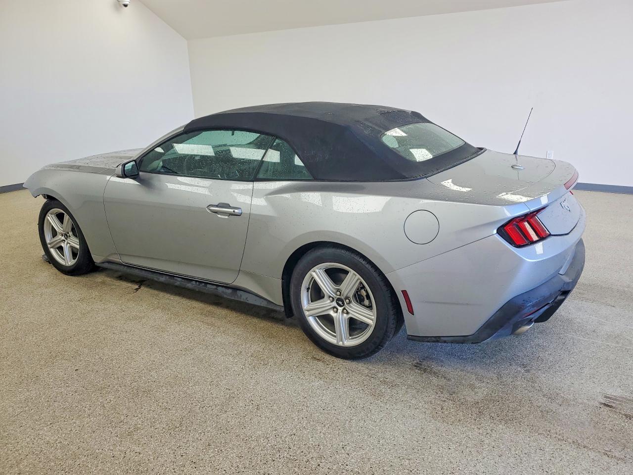 2026 FORD MUSTANG — снимка 2
