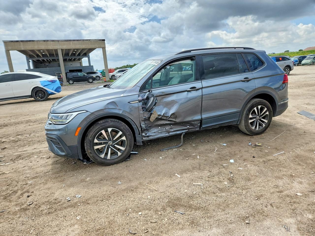 2022 VOLKSWAGEN TIGUAN S