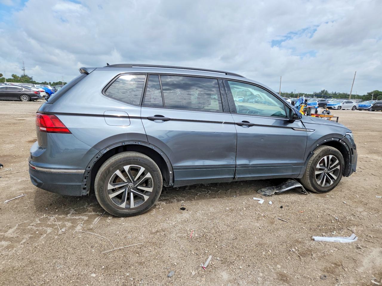 2022 VOLKSWAGEN TIGUAN S — снимка 3