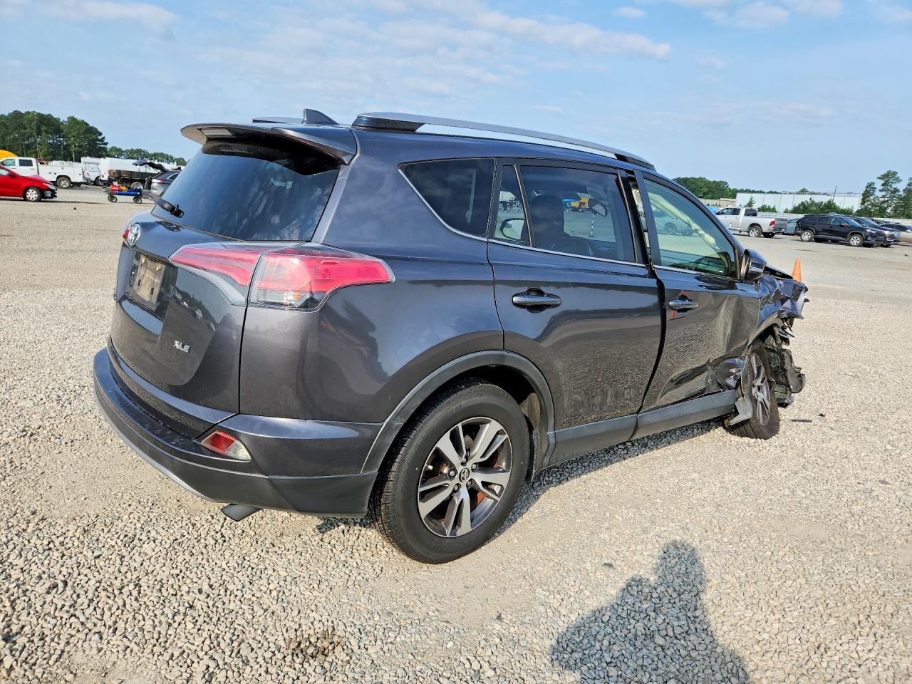 2017 TOYOTA RAV4 XLE — снимка 3