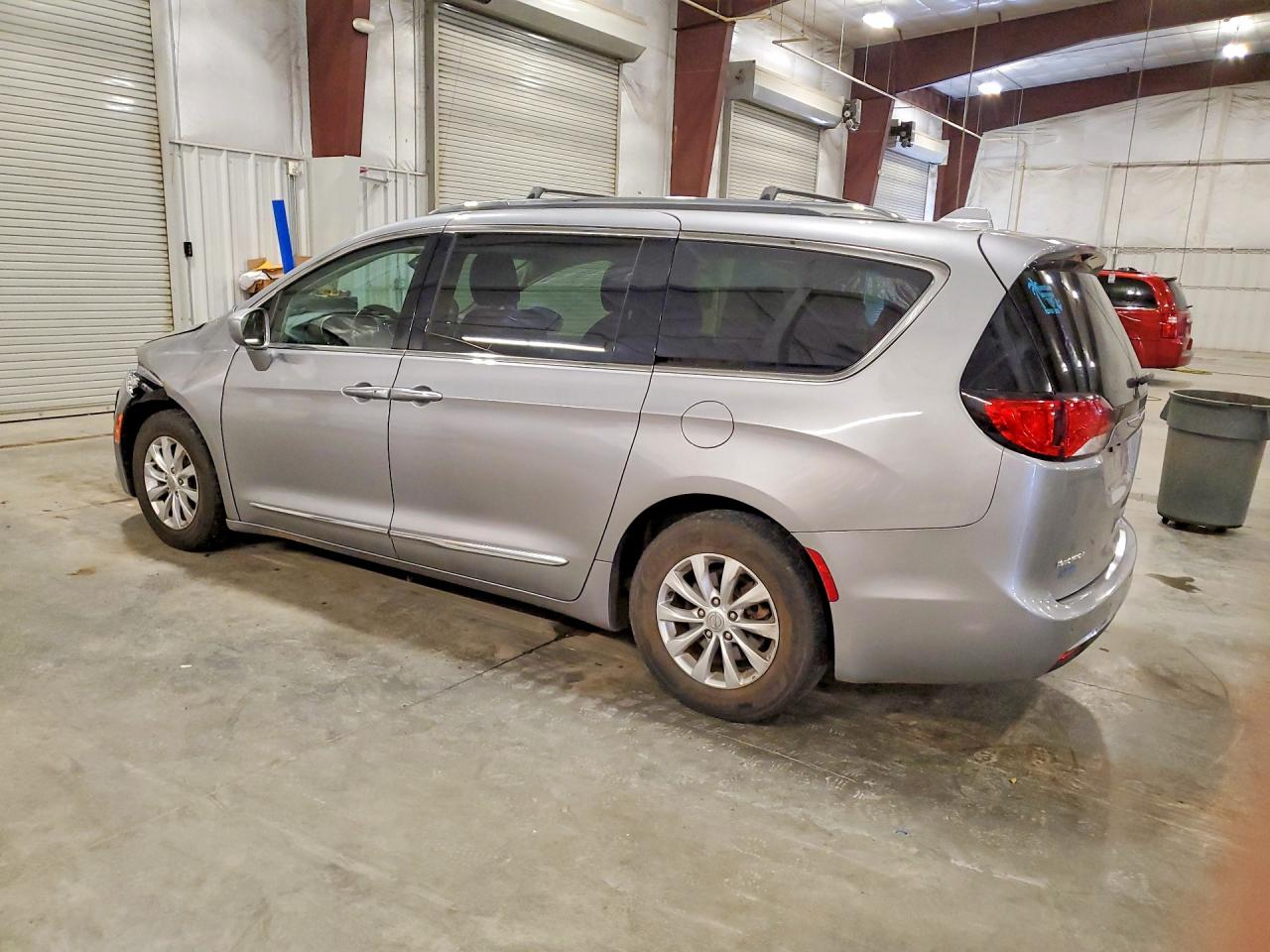 2018 CHRYSLER PACIFICA TOURING L — снимка 2
