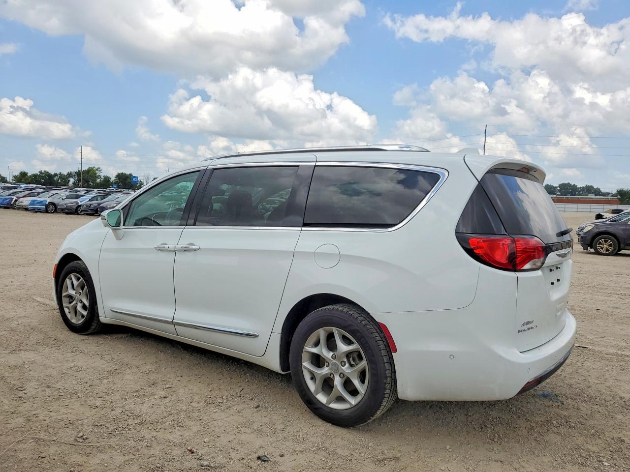 2020 CHRYSLER PACIFICA LIMITED — снимка 2