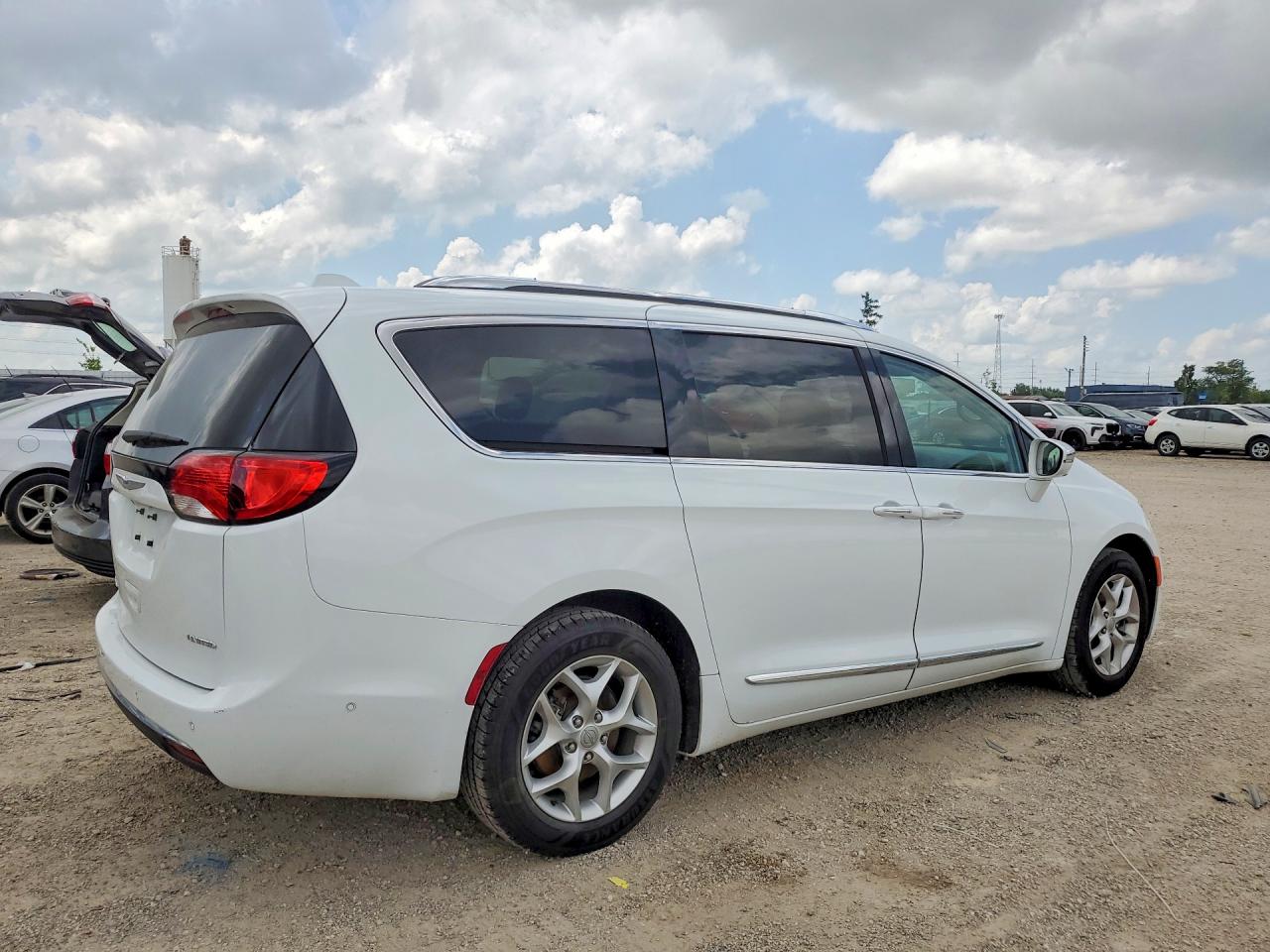 2020 CHRYSLER PACIFICA LIMITED — снимка 3