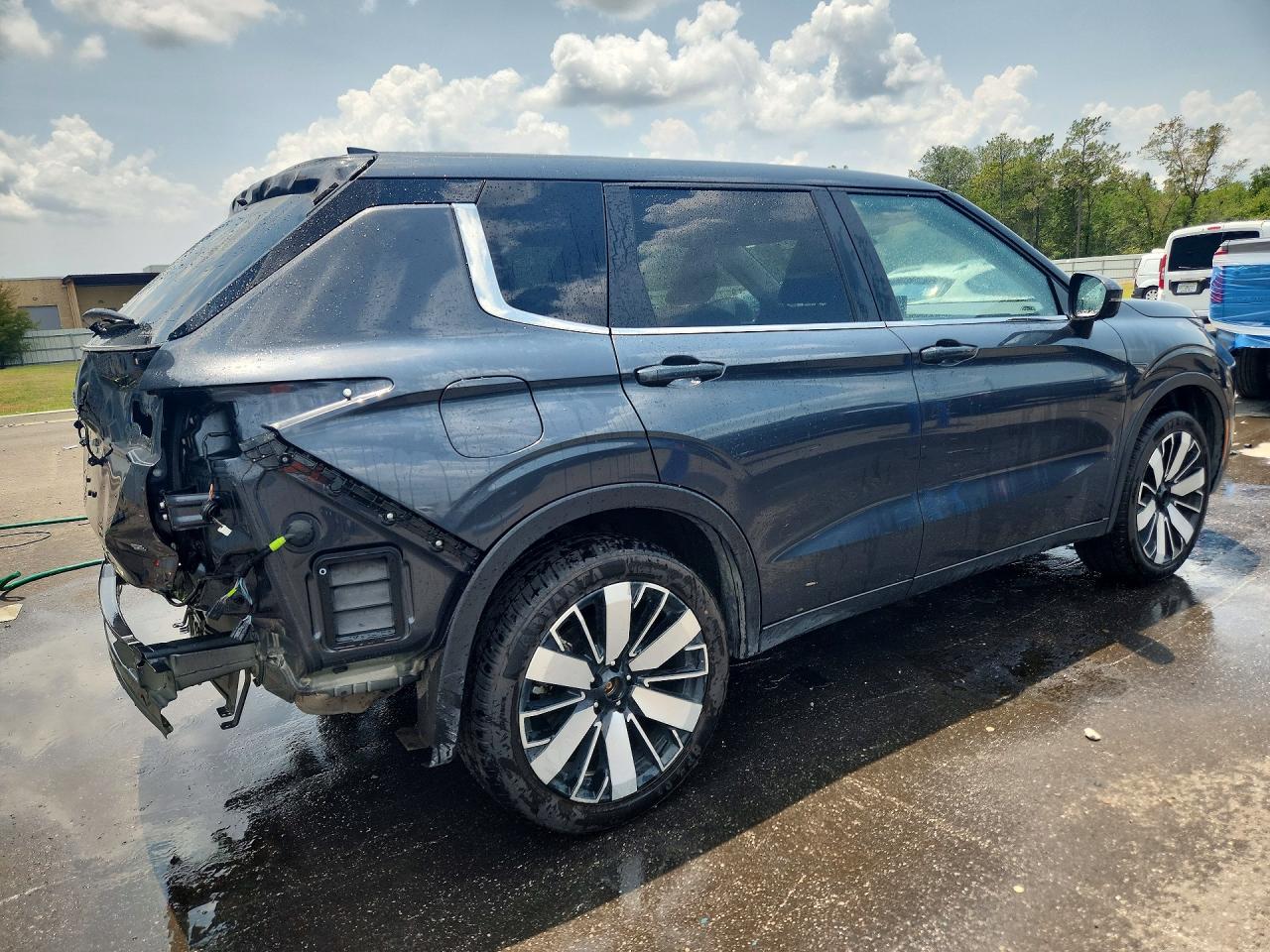 2025 MITSUBISHI OUTLANDER SE — снимка 3