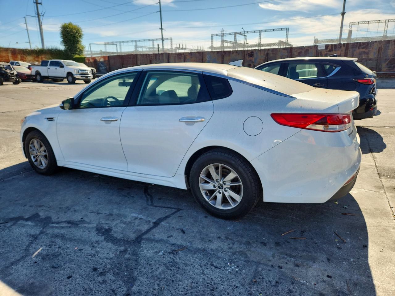 2016 KIA OPTIMA LX — снимка 2