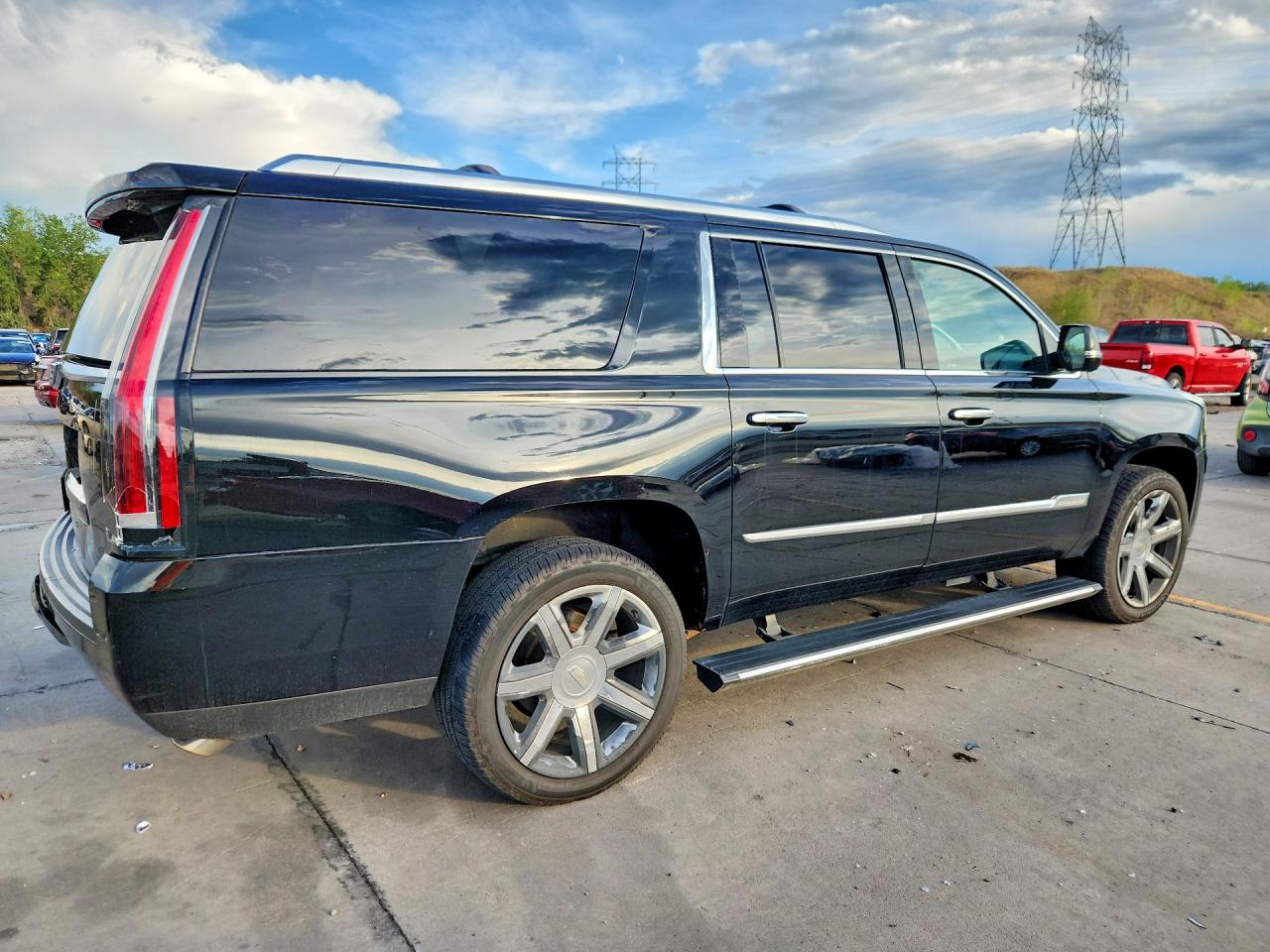 2016 CADILLAC ESCALADE ESV PREMIUM — photo 3