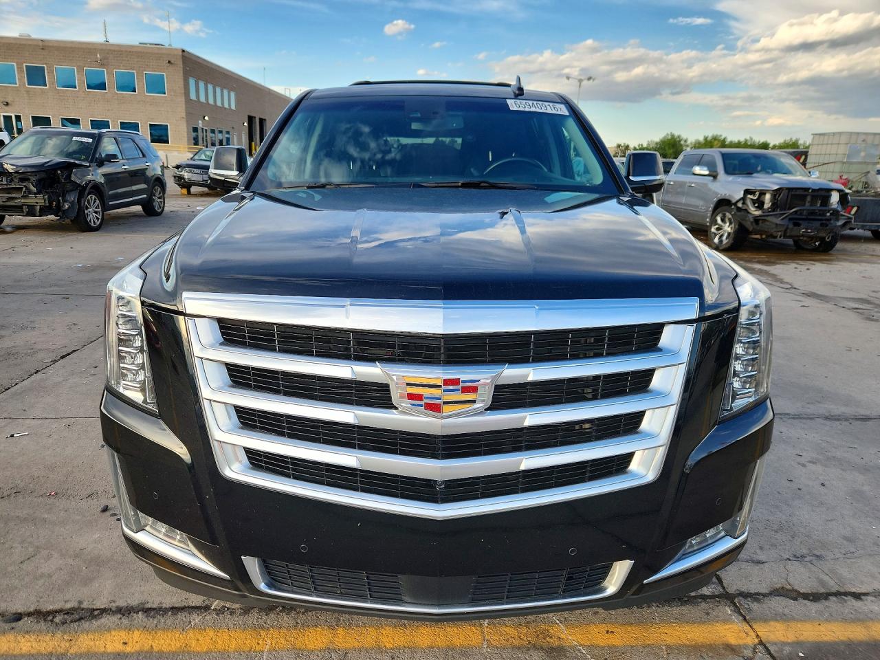 2016 CADILLAC ESCALADE ESV PREMIUM — photo 5