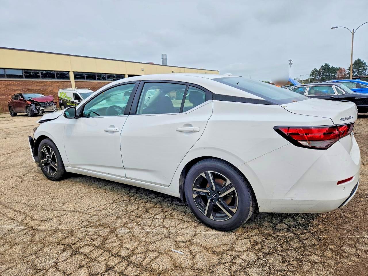 2025 NISSAN SENTRA SV — снимка 2