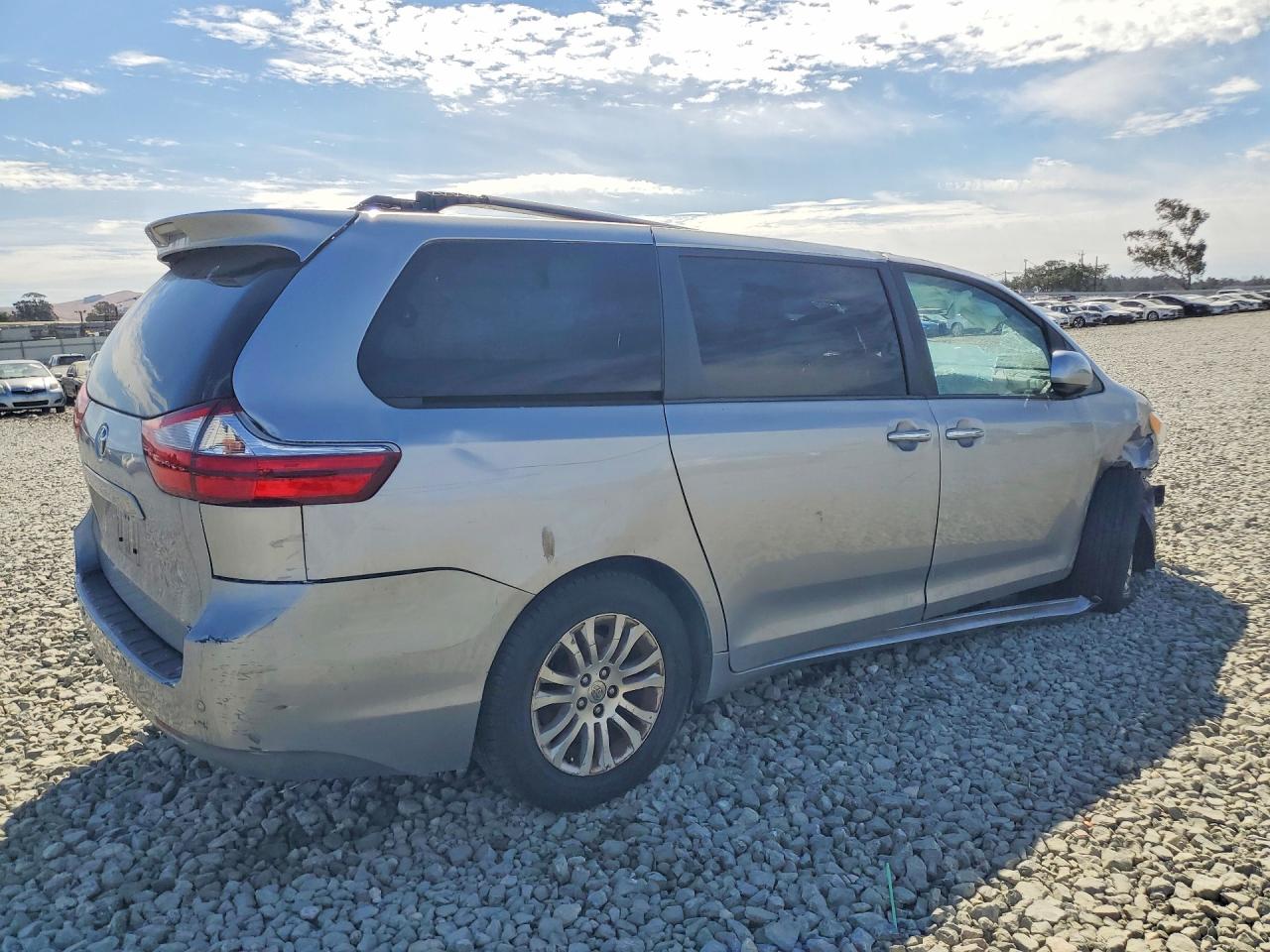 2015 TOYOTA SIENNA XLE 8-PASSENGER — снимка 3