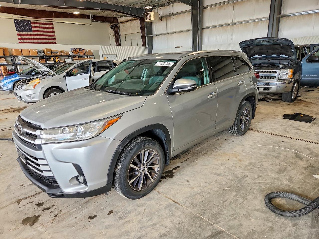 2017 TOYOTA HIGHLANDER XLE
