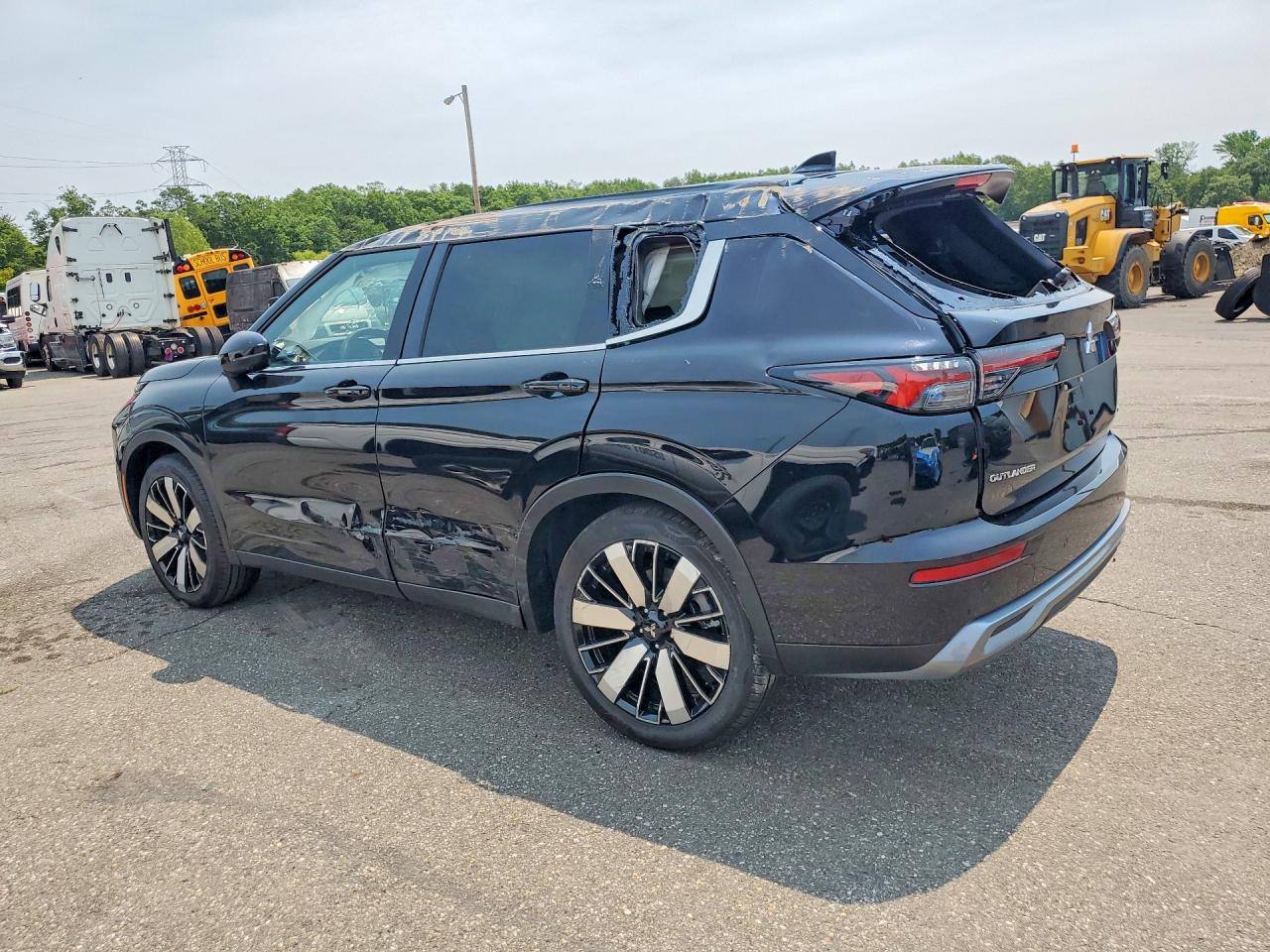2026 MITSUBISHI OUTLANDER SE — снимка 2