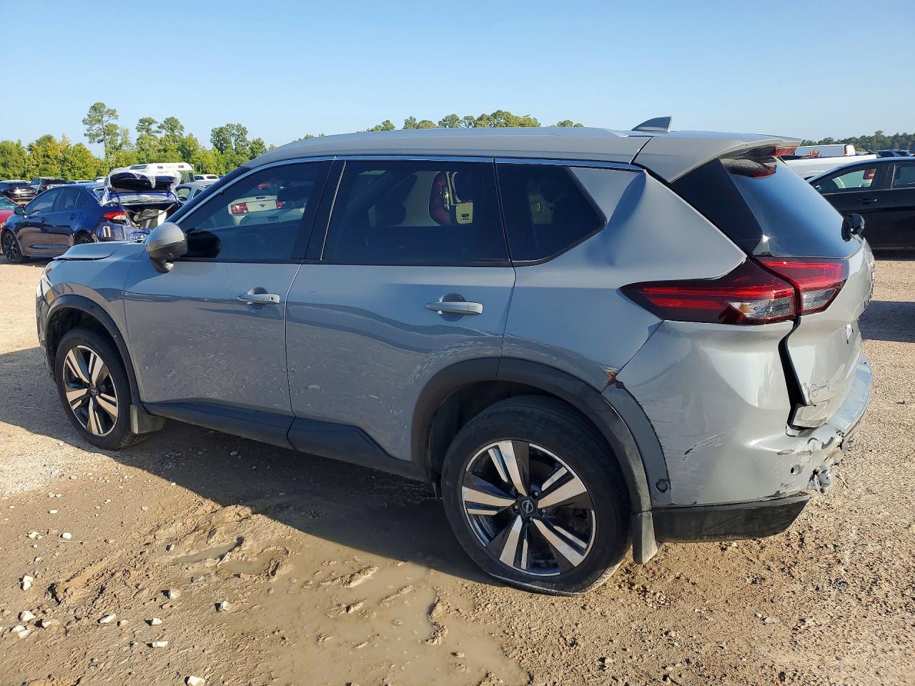 2025 NISSAN ROGUE SL — снимка 2