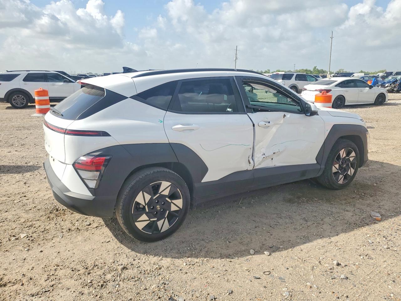 2025 HYUNDAI KONA SEL — снимка 3
